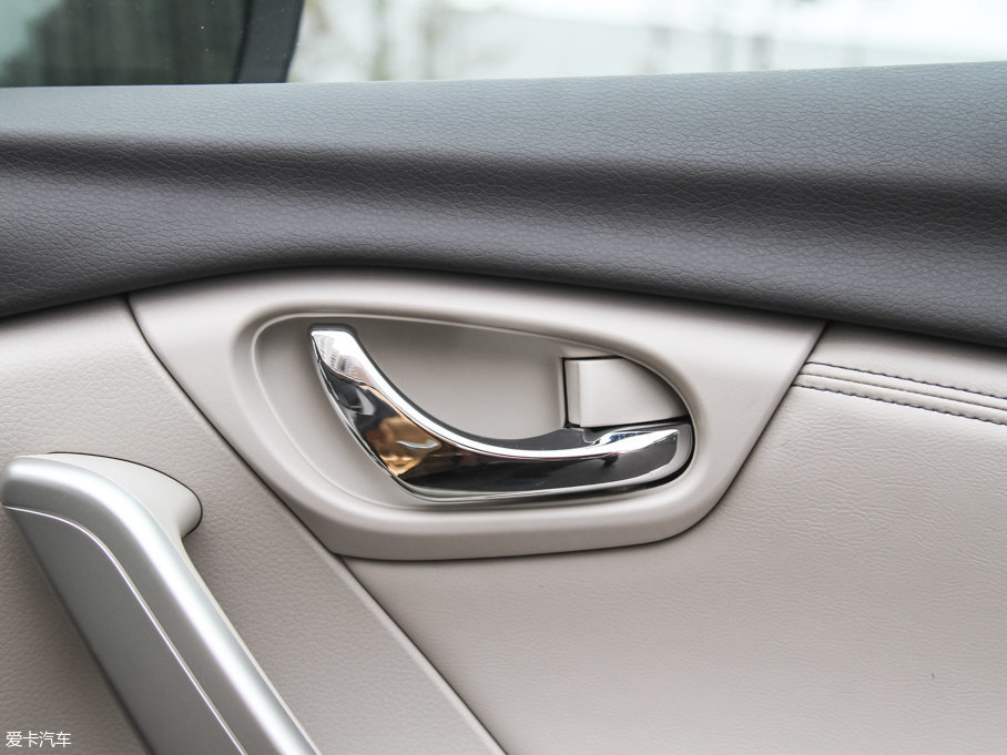 2017T90 2.0L CVTIа