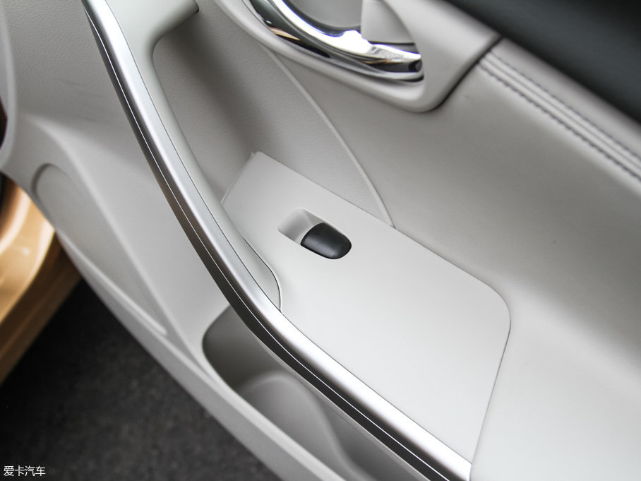 2017T90 2.0L CVTIа