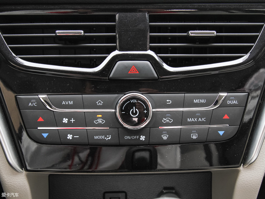 2017T90 2.0L CVTIа