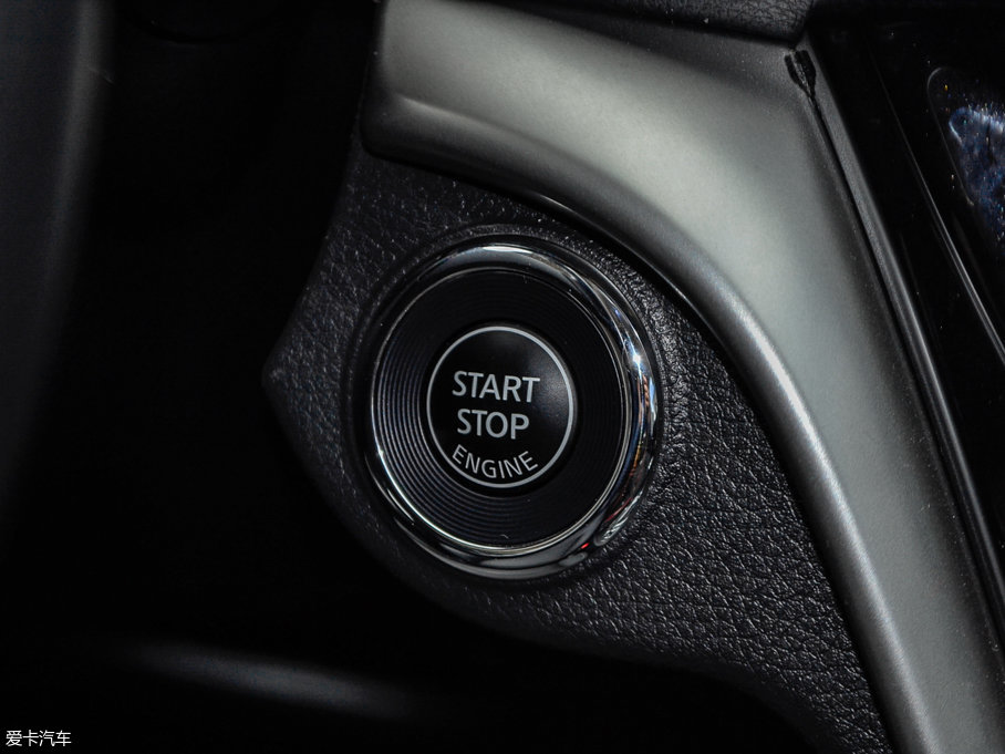 2017T90 2.0L CVTа