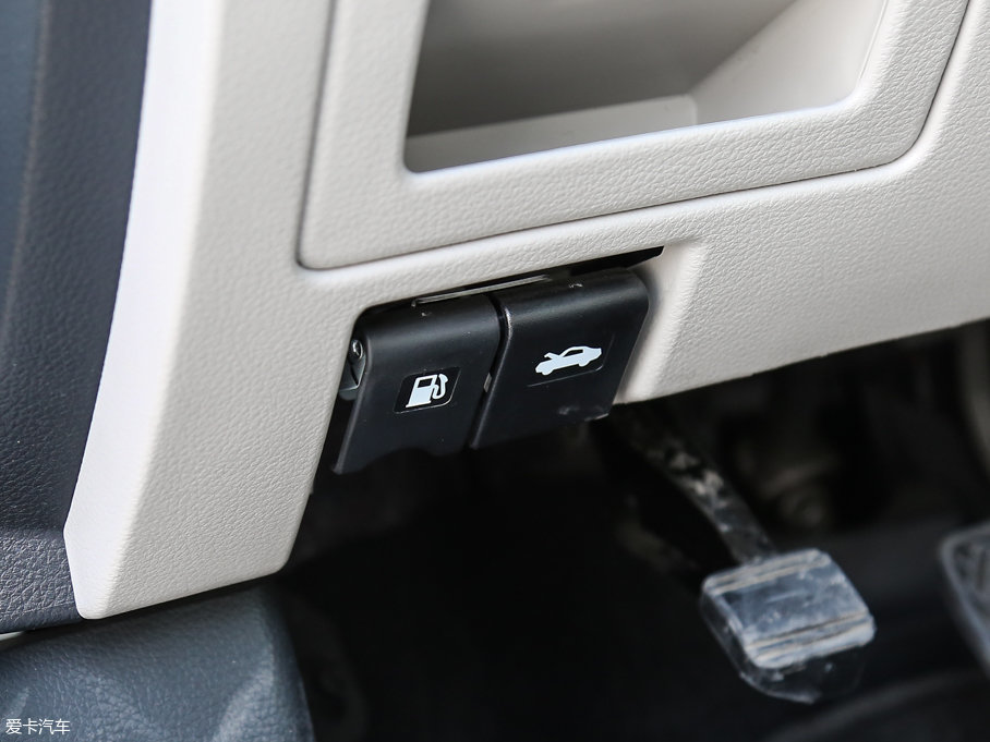 2017T90 2.0L CVTIа