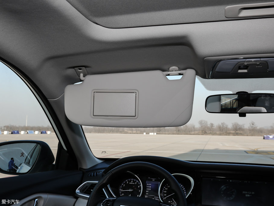 2017T90 2.0L CVTIа