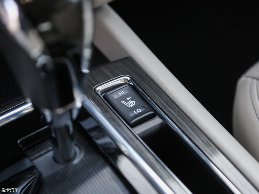 2017T90 2.0L CVTIа