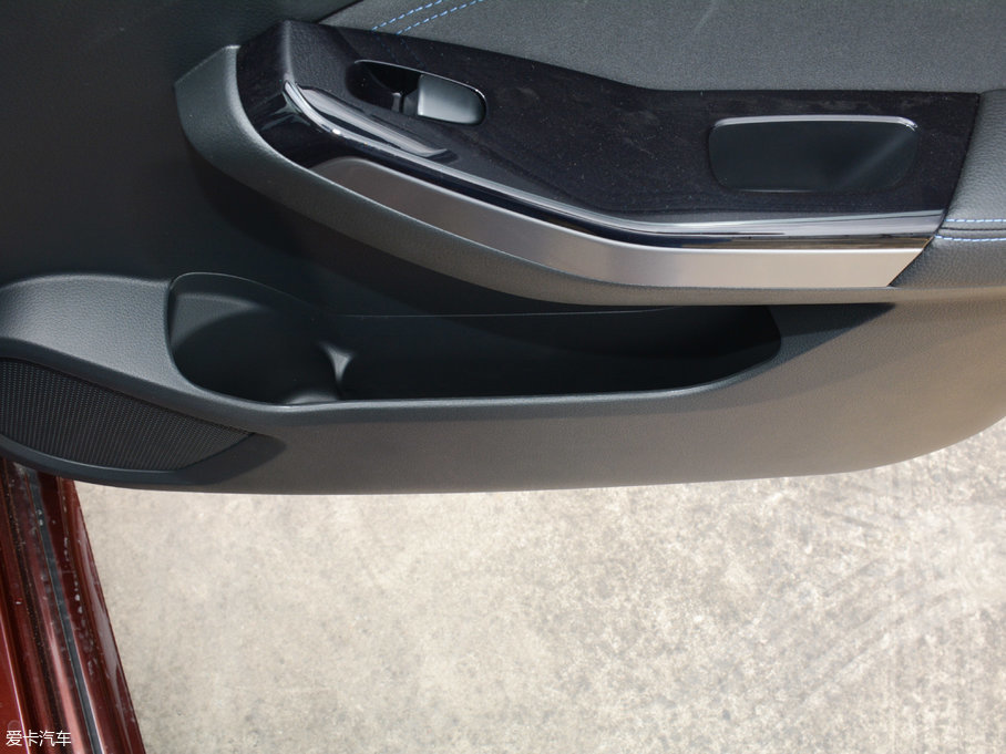 2016T70 2.0L CVTа