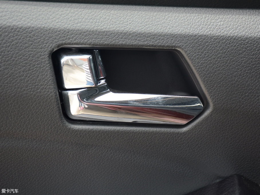 2016T70 2.0L CVTа