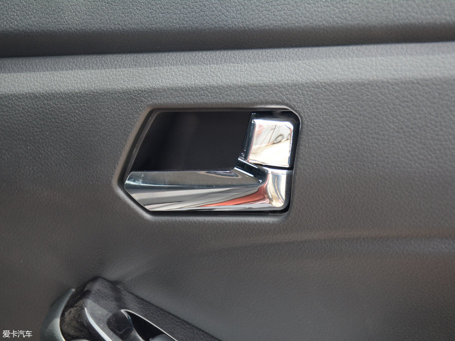 2016T70 2.0L CVTа