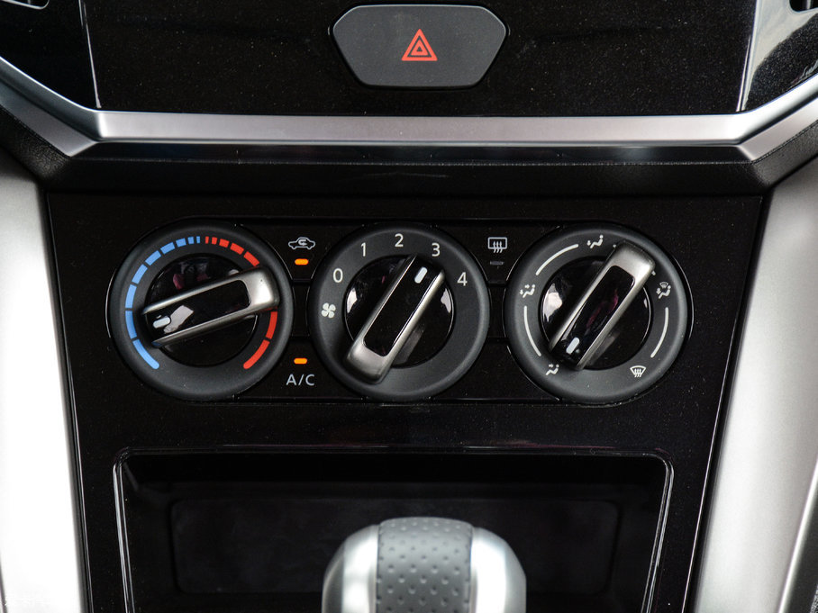 2016T70 2.0L CVTа