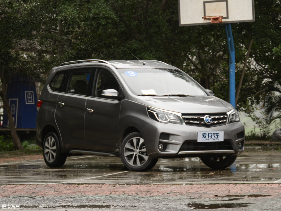 2017M50V 1.6L XV CVT