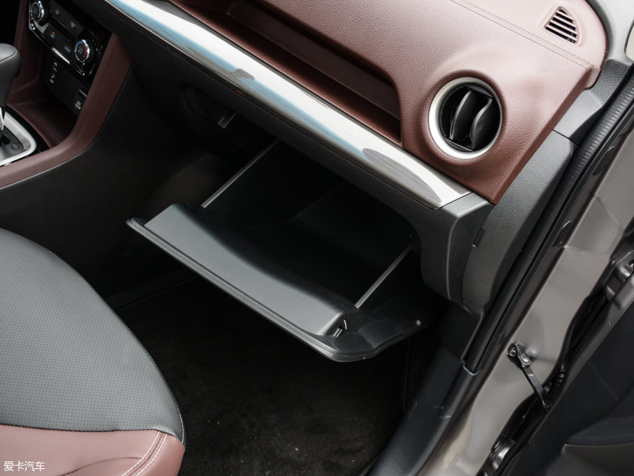 2017M50V 1.6L XV CVT