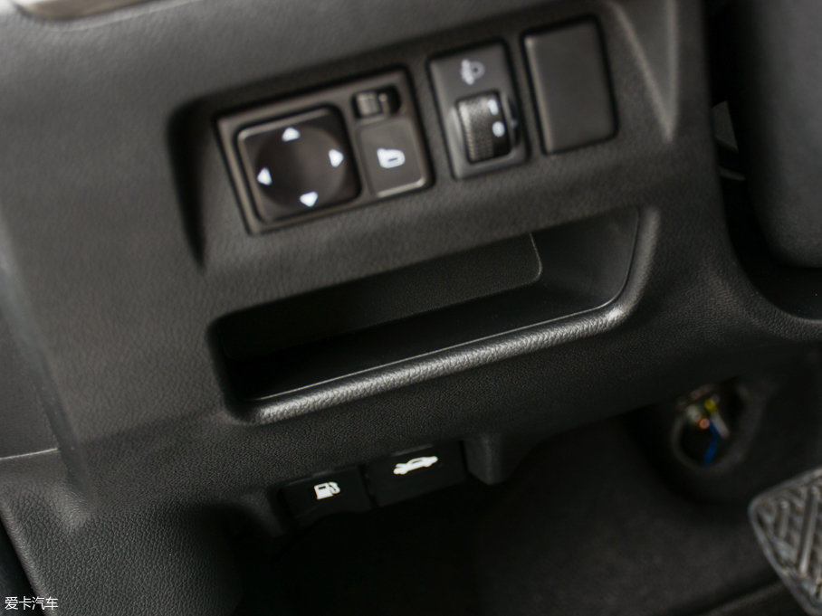 2017M50V 1.6L XV CVT