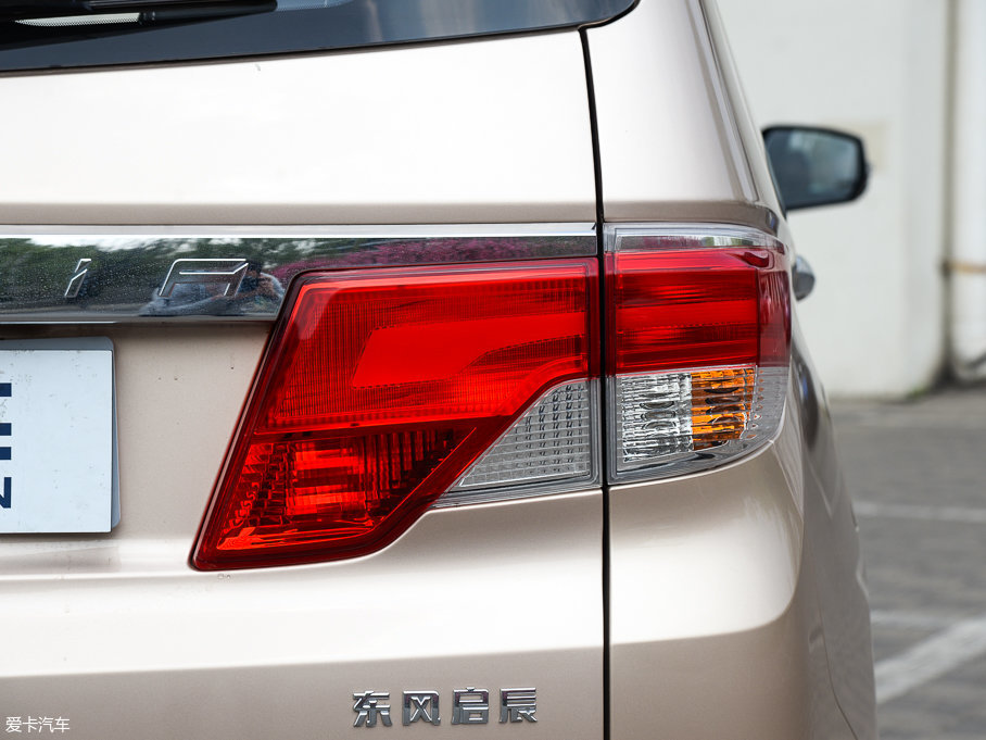 2017M50V 1.6L XV CVT