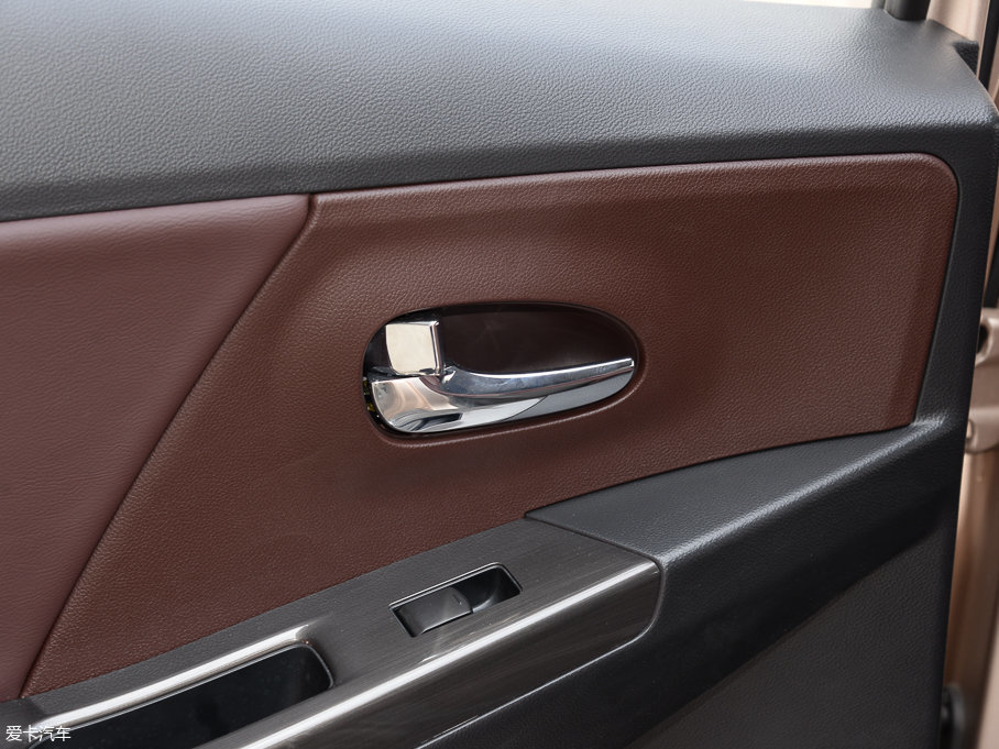 2017M50V 1.6L XV CVT