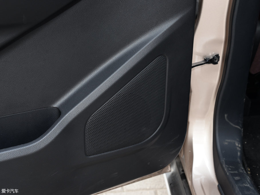 2017M50V 1.6L XV CVT