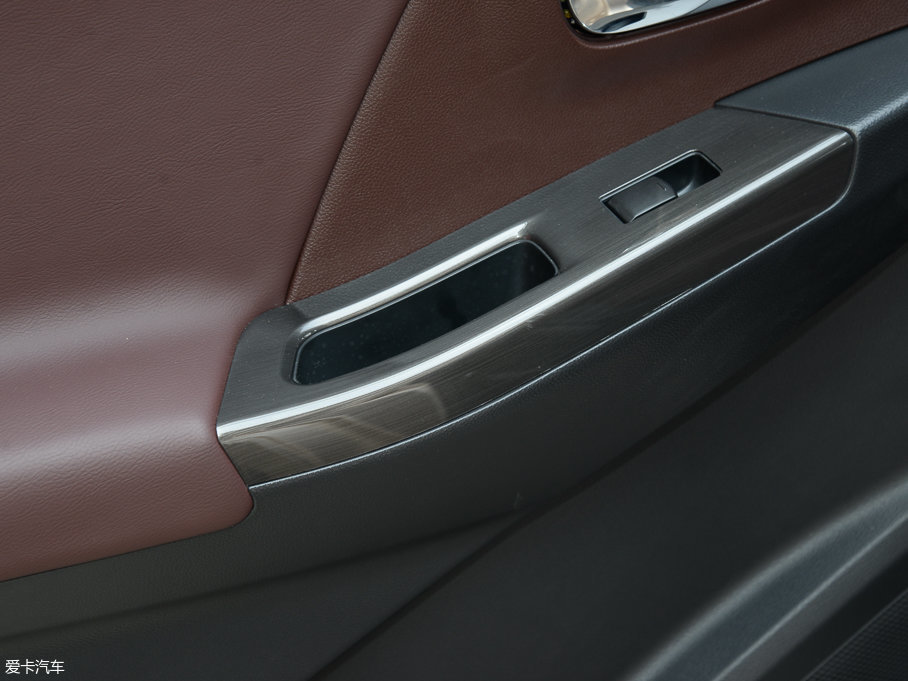 2017M50V 1.6L XV CVT