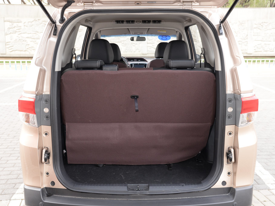 2017M50V 1.6L XV CVT