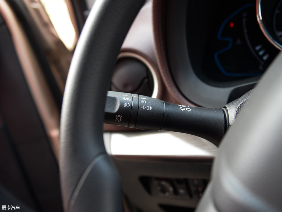 2017M50V 1.6L XV CVT