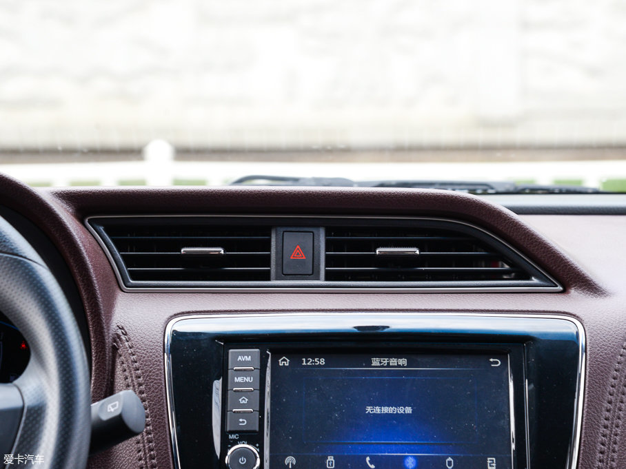 2017M50V 1.6L XV CVT