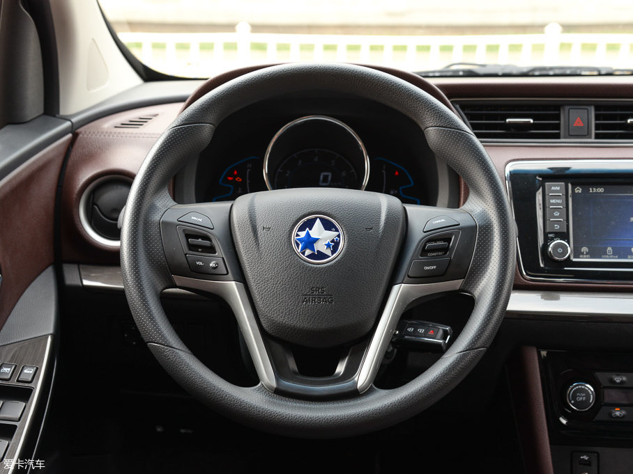 2017M50V 1.6L XV CVT