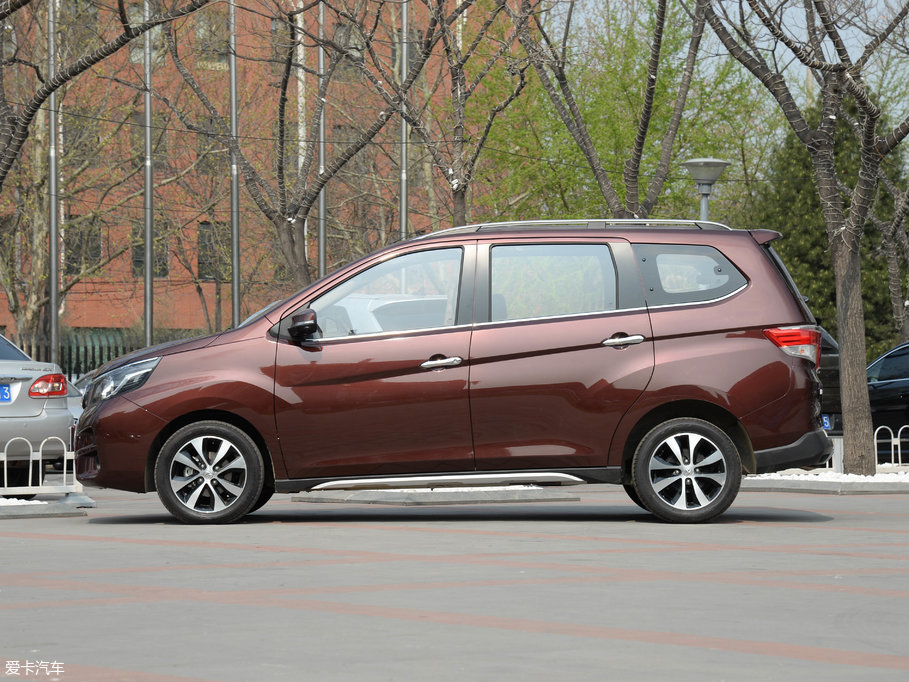 2017M50V 1.6L XV CVT