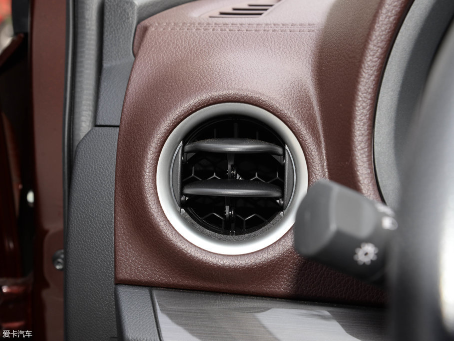 2017M50V 1.6L XV CVT