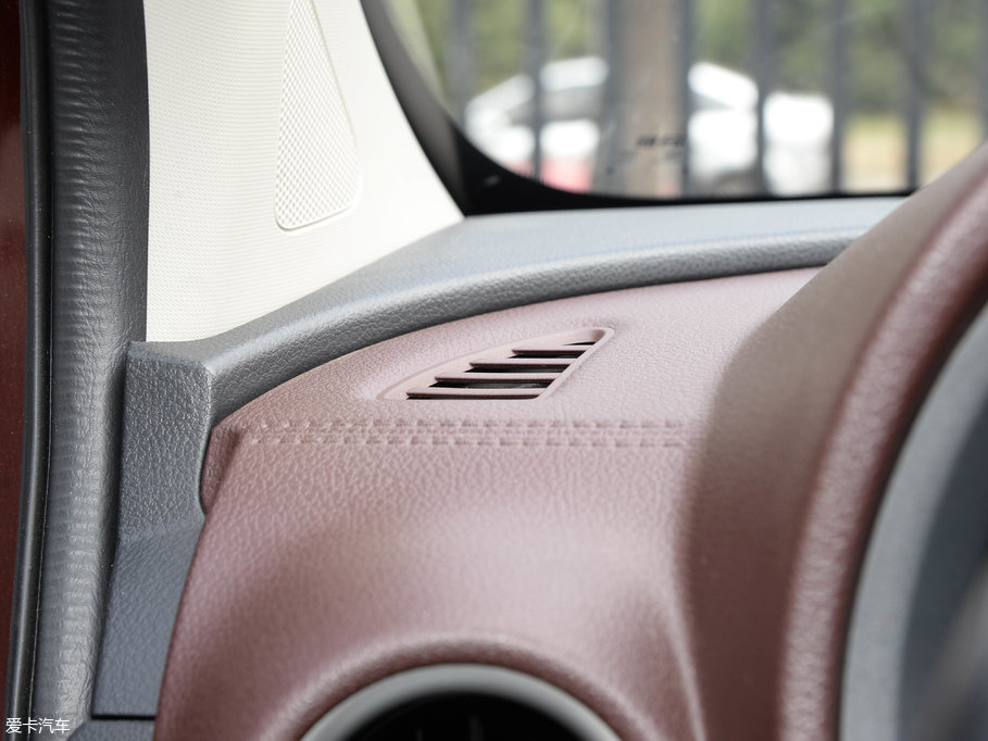 2017M50V 1.6L XV CVT