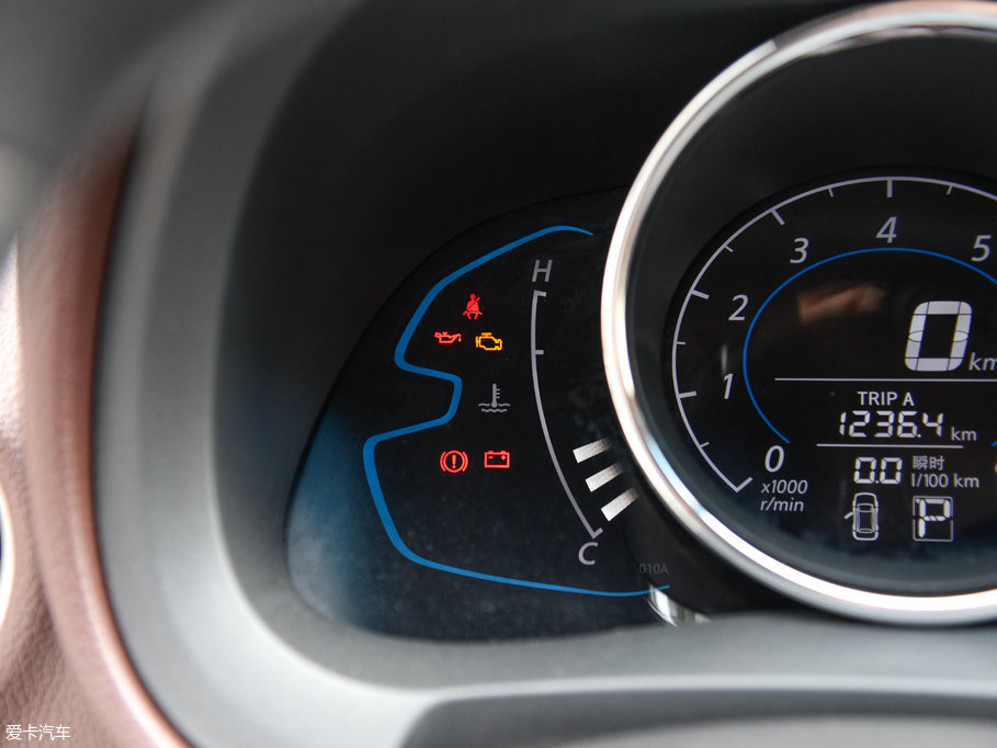 2017M50V 1.6L XV CVT