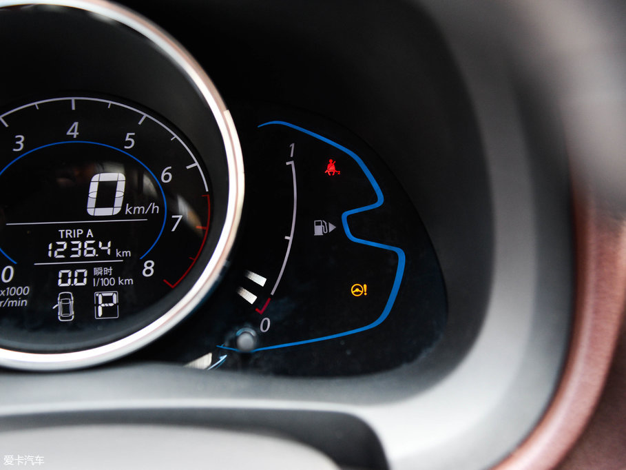 2017M50V 1.6L XV CVT