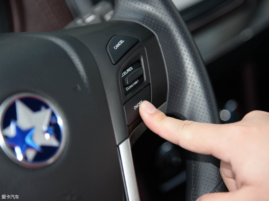 2017M50V 1.6L XV CVT