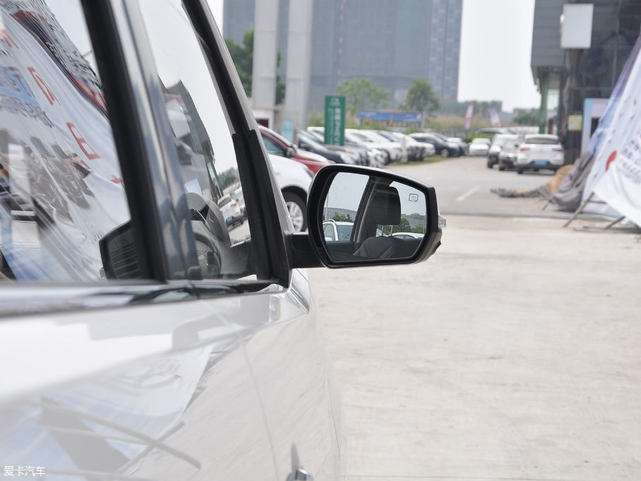 2017M50V 1.6L XV CVT