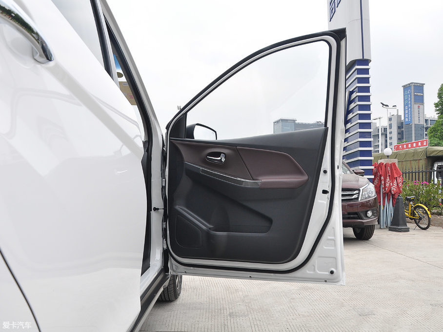 2017M50V 1.6L XV CVT