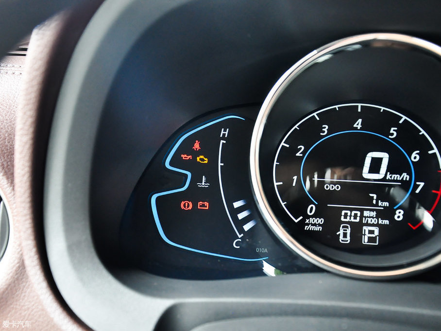 2017M50V 1.6L XV CVT