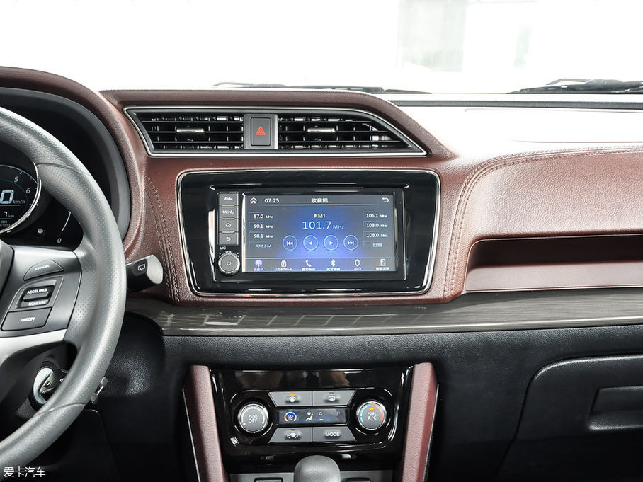 2017M50V 1.6L XV CVT