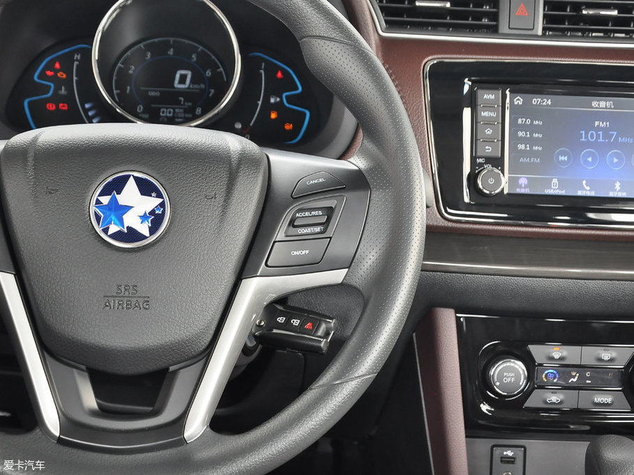 2017M50V 1.6L XV CVT