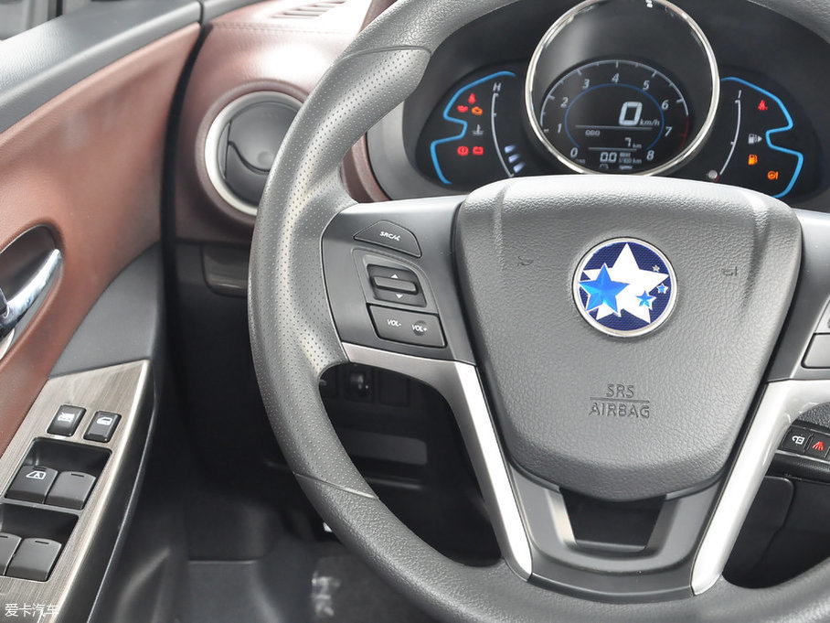 2017M50V 1.6L XV CVT