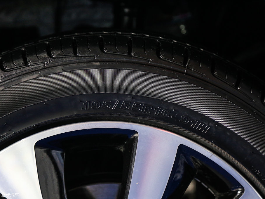 2017M50V 1.6L XL CVTA