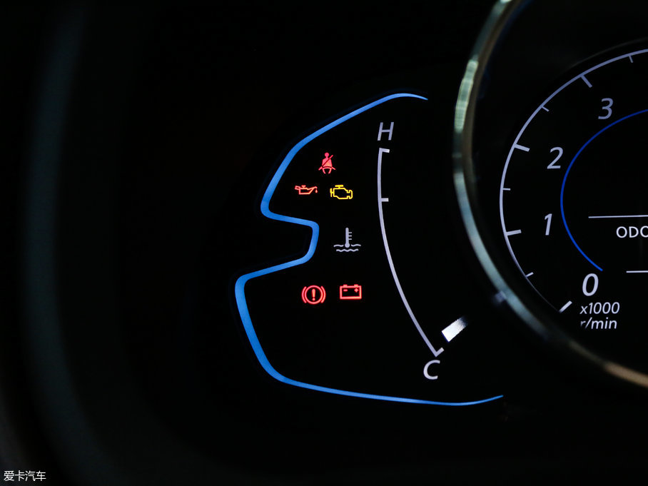 2017M50V 1.6L XL CVTA