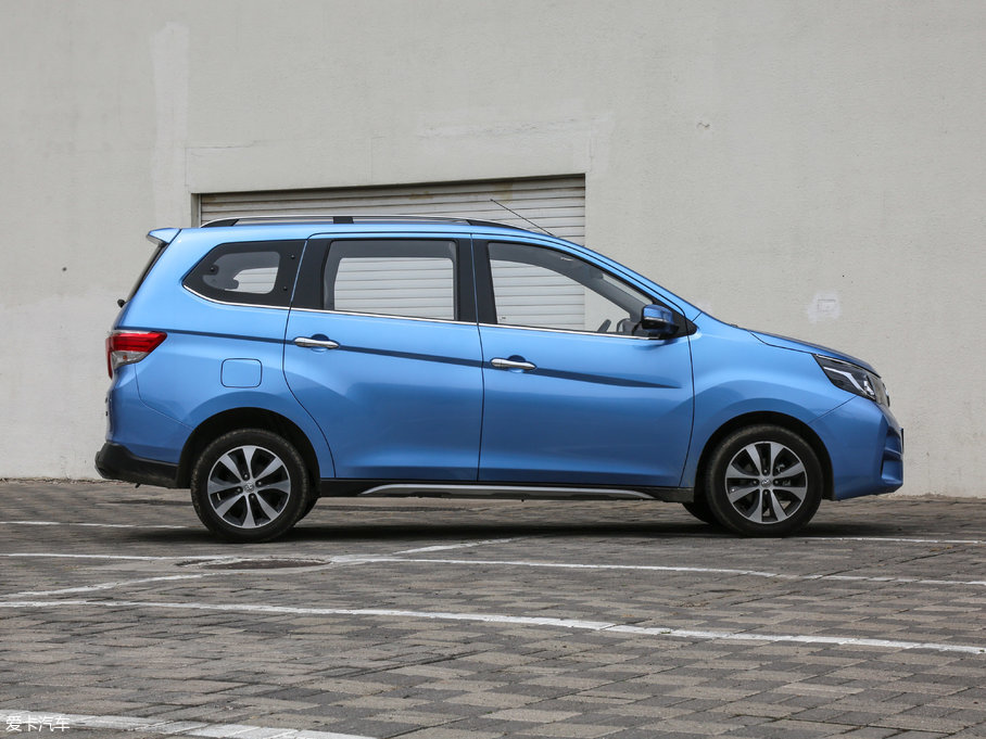 2017M50V 1.6L XV CVT