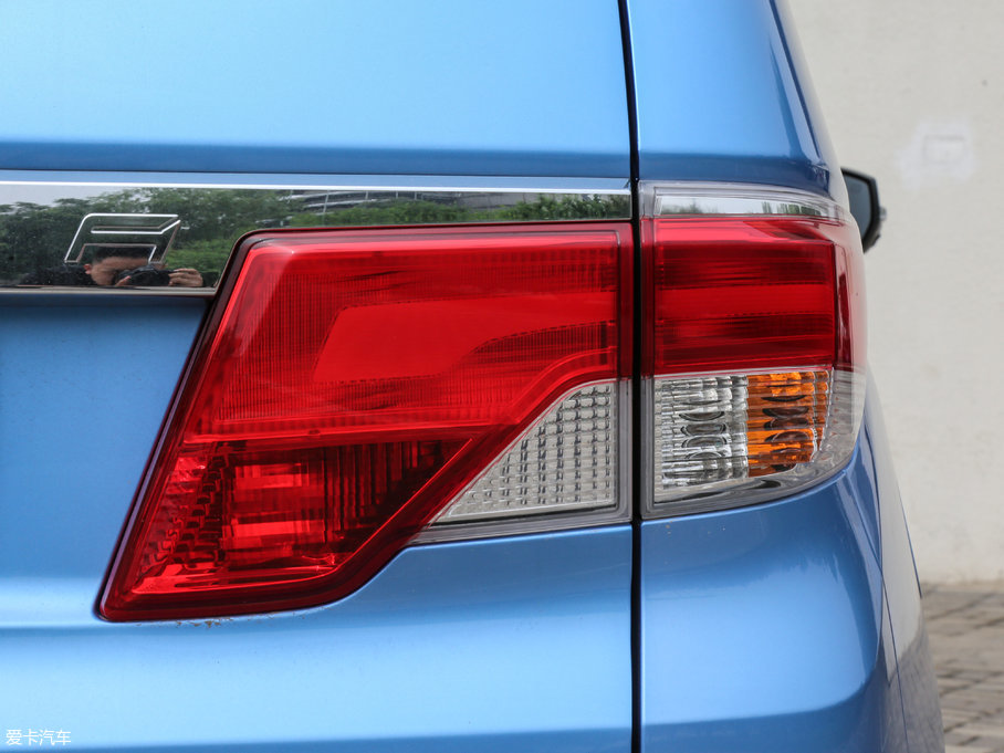 2017M50V 1.6L XV CVT