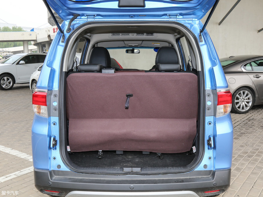 2017M50V 1.6L XV CVT