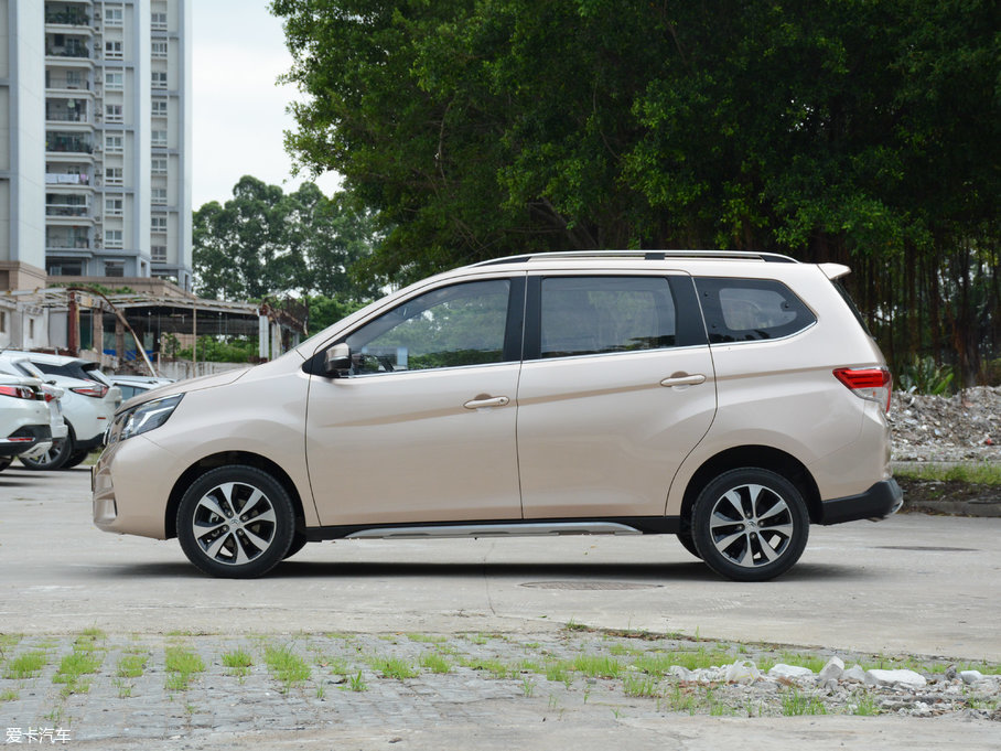 2017M50V 1.6L XL CVTA