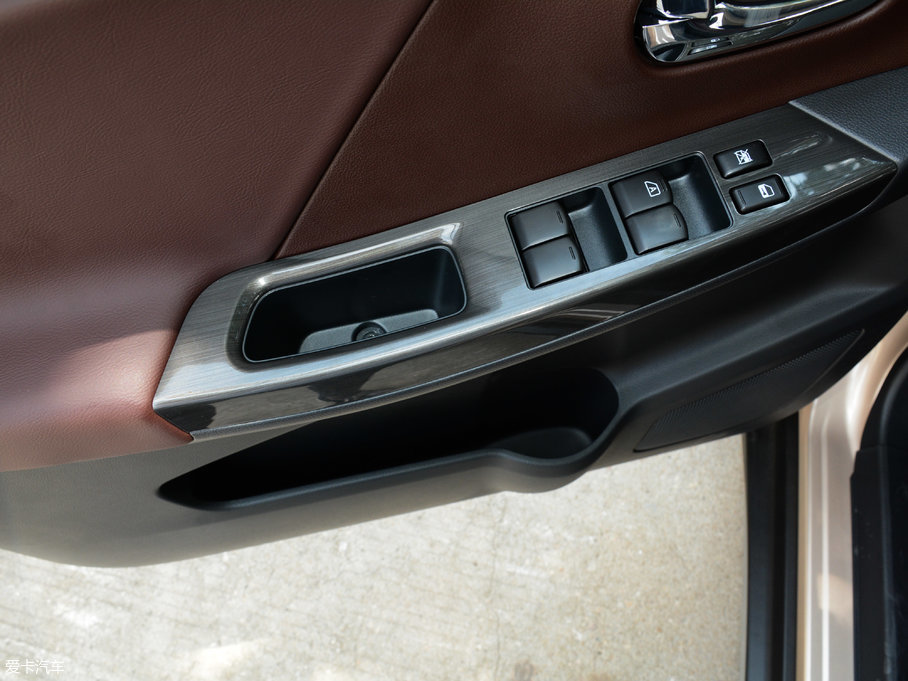 2017M50V 1.6L XL CVTA