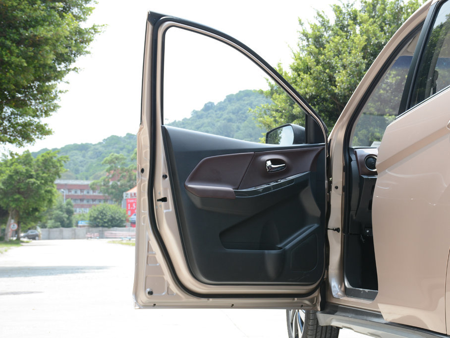 2017M50V 1.6L XL CVTA