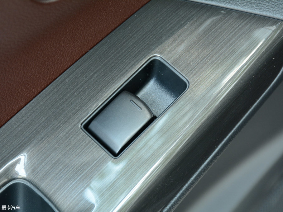 2017M50V 1.6L XL CVTA