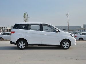 2017款1.5L XE 手动标准版 整体外观