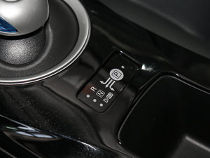 2017款领航极地版6.6KW 中控区