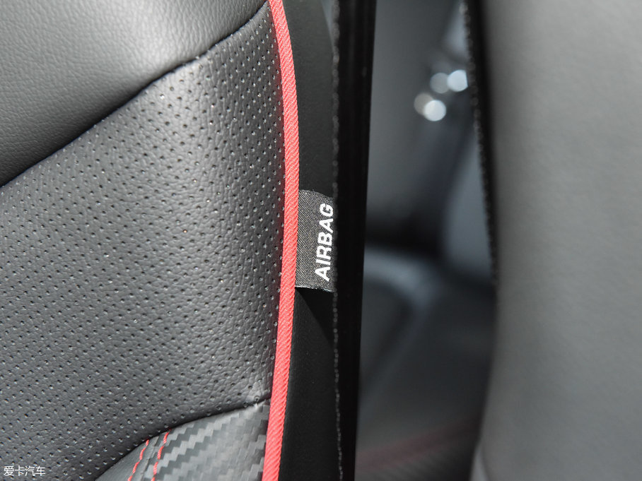 2018���D60 1.6L XV CVT�����A��