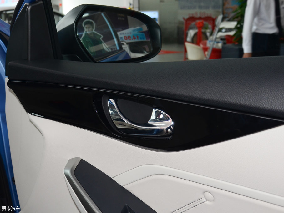 2018���D60 1.6L XV �ք������A��