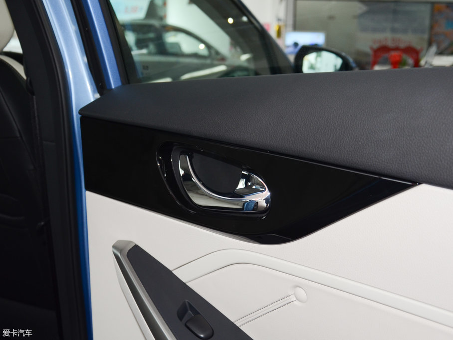 2018���D60 1.6L XV �ք������A��