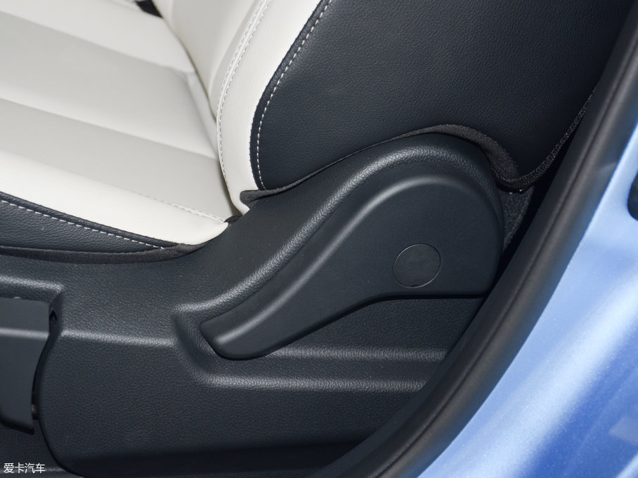 2018���D60 1.6L XV �ք������A��