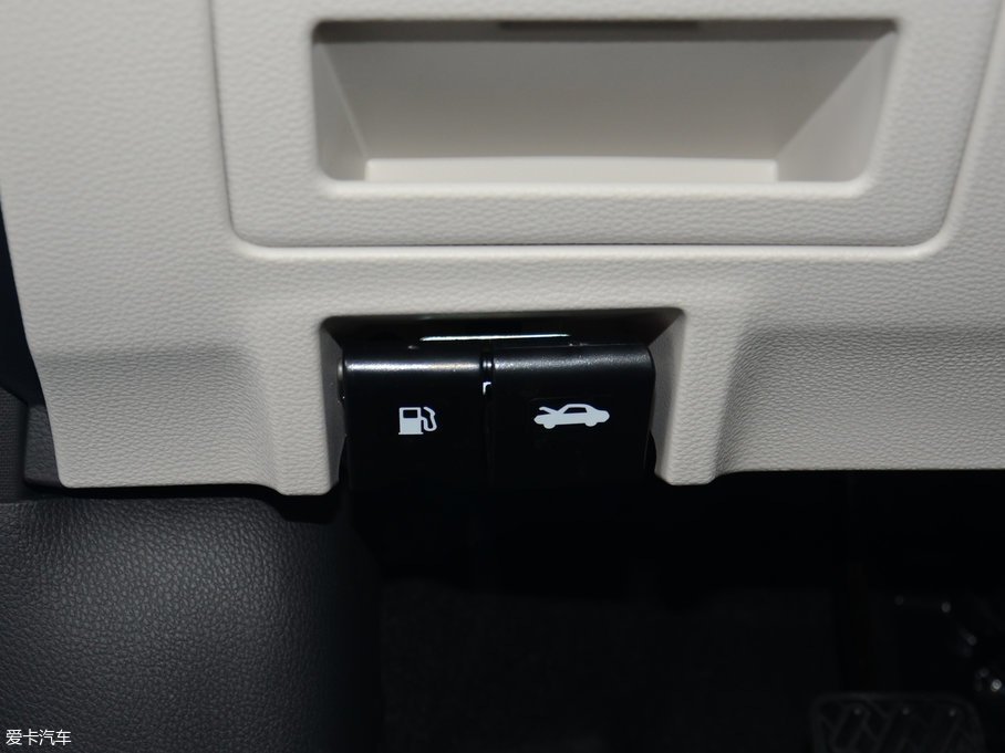 2018���D60 1.6L XV �ք������A��